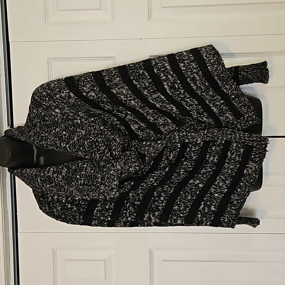 Element black and grey striped sweater